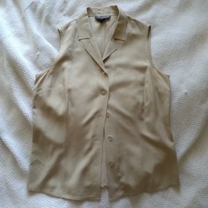 Harold's 100% Silk, Sleeveless, Button down blouse